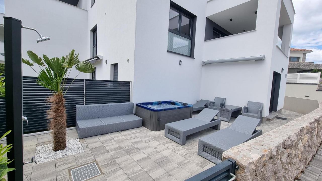 Bartol Luxury Apartments Krk Croatia, With Own Hot Tub - Whirlpool Krk Town Eksteriør billede