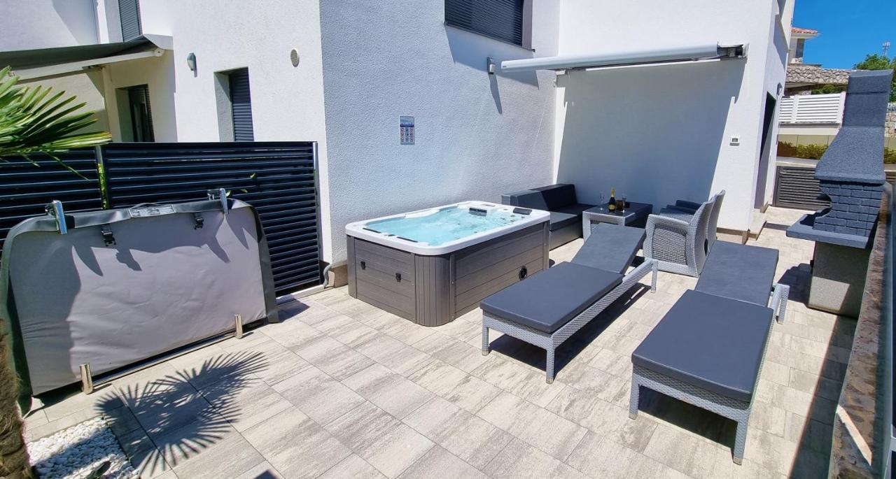 Bartol Luxury Apartments Krk Croatia, With Own Hot Tub - Whirlpool Krk Town Eksteriør billede