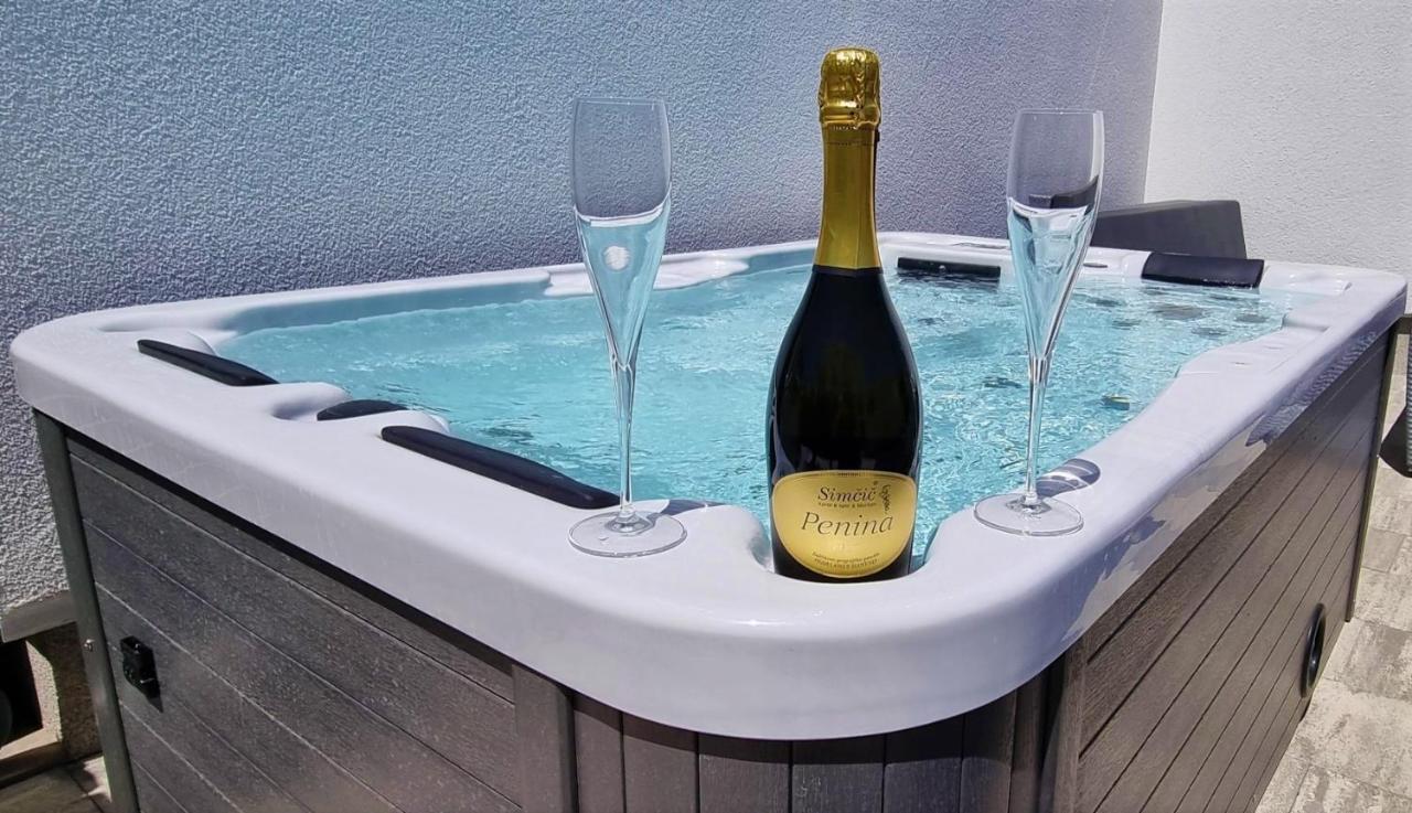 Bartol Luxury Apartments Krk Croatia, With Own Hot Tub - Whirlpool Krk Town Eksteriør billede